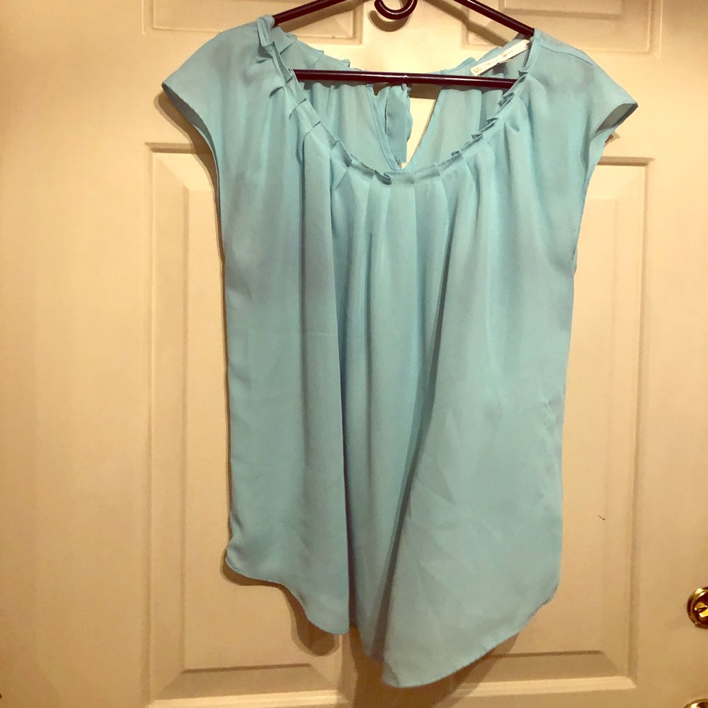 LC Lauren Conrad bow keyhole pleated neck top